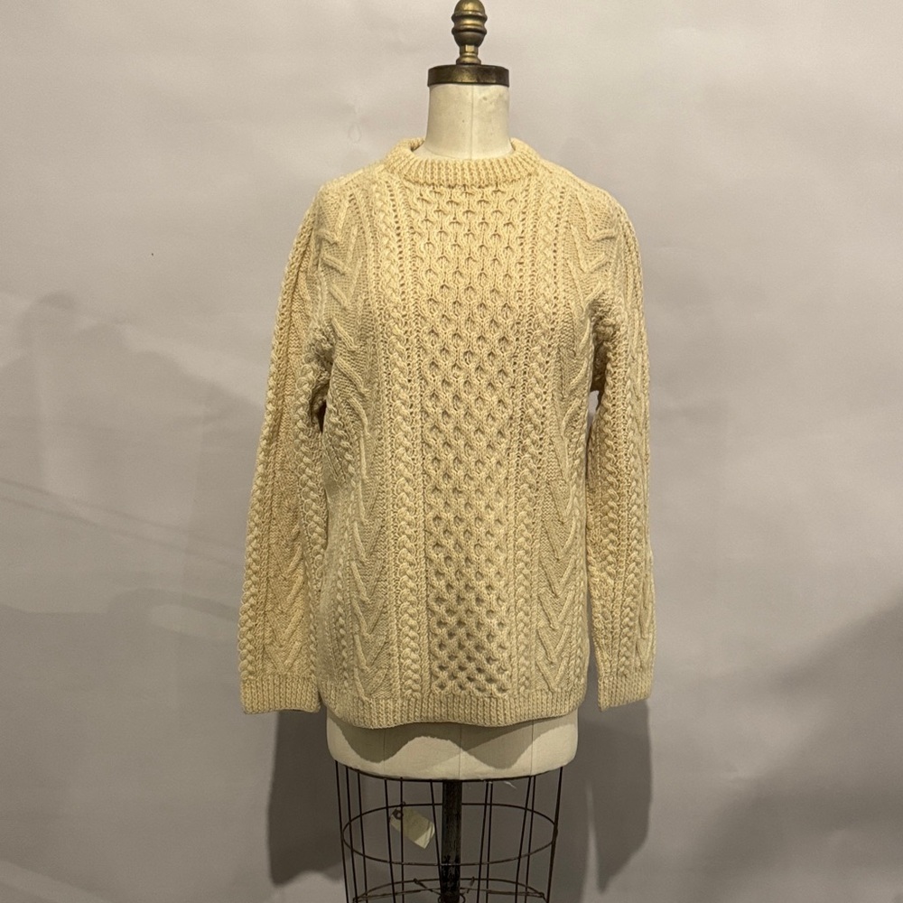 St Patrick’s Day!! Unisex, Vintage, made in Ireland… hand cable knit sweater